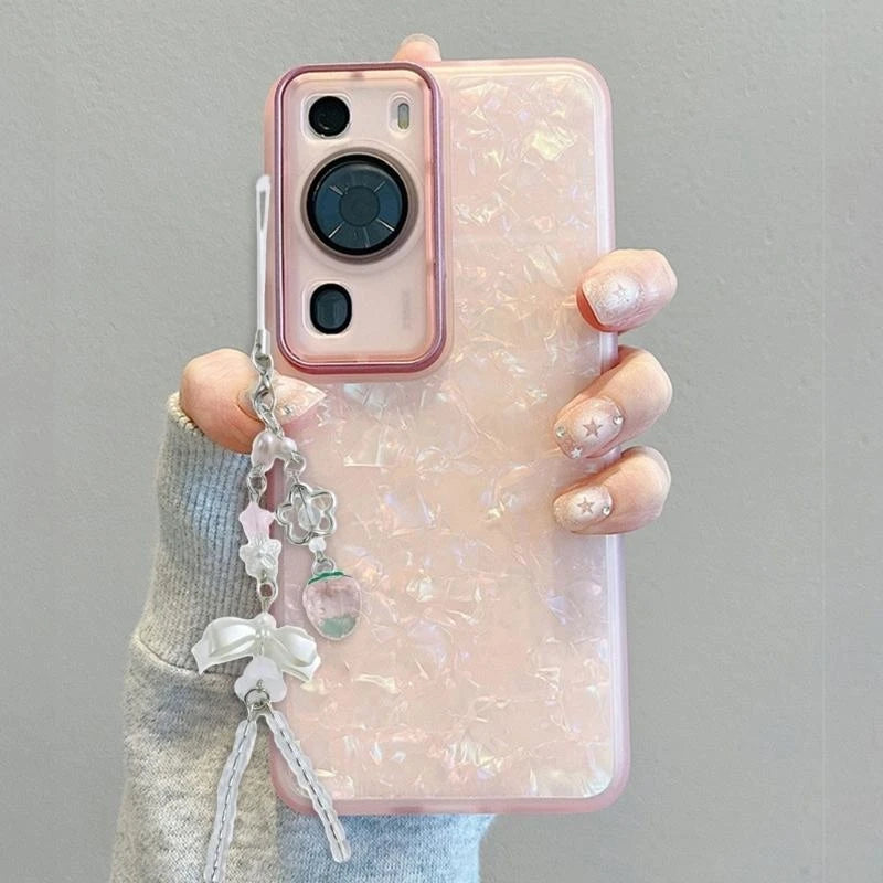 Peach pendant for showing it on a phone case